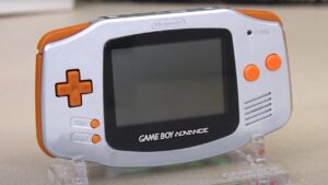 Qualcuno ha messo all’asta un prototipo di GameBoy Advance su Yahoo Japan